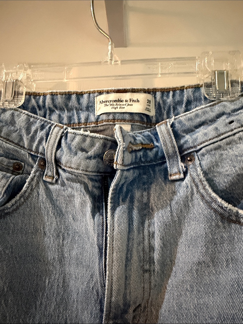 Abercrombie & Fitch Light Wash 90’s Relaxed Jeans - Light Blue Denim 28 LONG